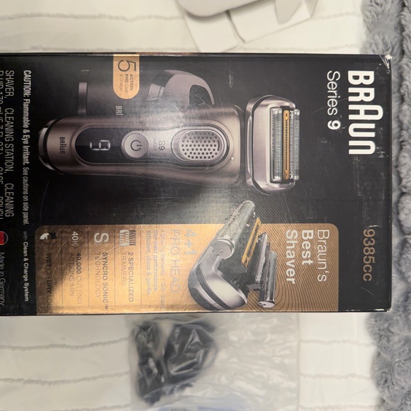 Braun Series 9 Electric Shaver - Silver and Black - Picture 6 of 12